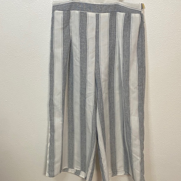 L'ATISTE Gray and White Striped Jumpsuit Size M - Picture 6 of 16